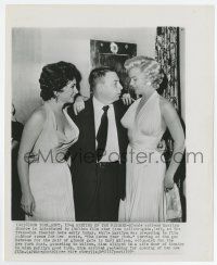 4m588 MARILYN MONROE/GINA LOLLOBRIGIDA 8.25x10 news photo '54 about to film The Seven Year Itch!
