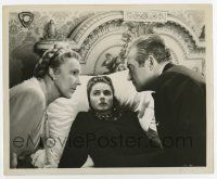 4m651 NOTORIOUS 8.25x10 still '46 Ingrid Bergman between Claude Rains & Leopoldine Konstantin!
