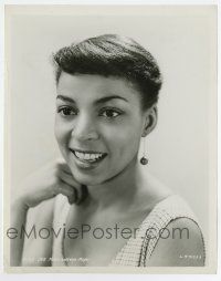 4m733 RUBY DEE 8x10.25 still '57 head & shoulders portrait of the pretty star from Edge of the City