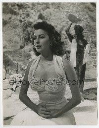 4m117 AVA GARDNER 7.75x10 still '51 in sexy outfit outdoors from Pandora and the Flying Dutchman!