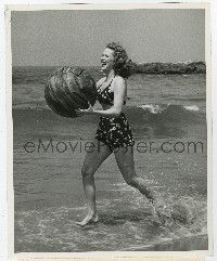 4m468 JANIS CARTER 8.25x10 still '41 in sexy swimsuit running in surf holding beach ball!