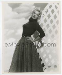 4m472 JAYNE MANSFIELD 8.25x10 still '50s super young leaning on trellis in turtleneck sweater!