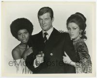 4m546 LIVE & LET DIE 8x10 still '73 Moore as James Bond between Jane Seymour & Gloria Hendry!