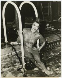 4m617 MILLION DOLLAR MERMAID candid deluxe 7.25x9.25 still '52 Esther Williams resting in pool!