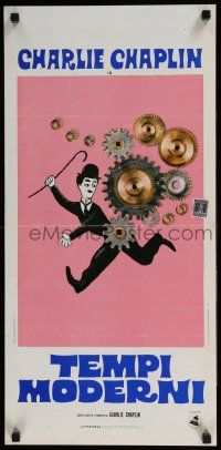 4p551 MODERN TIMES Italian locandina R72 art of Charlie Chaplin running with gears in background!
