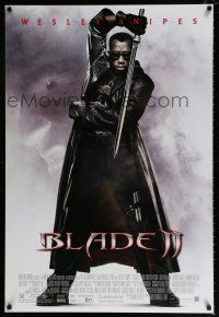 4r094 BLADE II DS 1sh '02 great image of Wesley Snipes in leather coat w/sword!