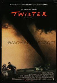 4r808 TWISTER advance DS 1sh '96 storm chasers Bill Paxton & Helen Hunt running away from tornado!