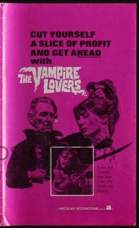 4s724 VAMPIRE LOVERS pressbook '70 Hammer, taste the deadly passion of blood-nymphs if you dare!
