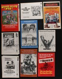 5a098 LOT OF 41 UNCUT PRESSBOOKS '60s-80s great advertising from a variety of different movies!