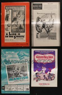 5a108 LOT OF 13 UNCUT PRESSBOOKS '40s-70s great advertising from a variety of different movies!