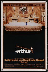 5c074 ARTHUR style B 1sh '81 image of drunken Dudley Moore in huge bath tub w/martini!