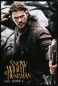 5c664 SNOW WHITE & THE HUNTSMAN teaser 1sh '12 cool image of Chris Hemsworth in title role!