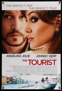 5c765 TOURIST advance DS 1sh '10 von Donnersmarck, cool image of Johnny Depp & Angelina Jolie!