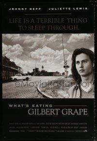 5c809 WHAT'S EATING GILBERT GRAPE 1sh '93 huge close up of Johnny Depp in small town!