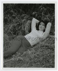 5d081 ANJANETTE COMER 8.25x10 still '65 rolling in the hay while making Quick Before It Melts!