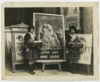 5d092 ANNIE LAURIE candid 8x10 still '27 pretty girls in Scottish costumes posing by movie posters!