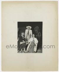 5d146 BLOWING WILD candid deluxe 8x10 still '53 Gary Cooper, Barbara Stanwyck & Ruth Roman on set!