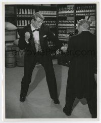 5d385 GIANT candid 8.25x10 still '56 Rock Hudson & James Dean prepare to duke it out by McCarty!
