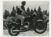 5d403 GREAT ESCAPE candid 8x10 still '63 Steve McQueen practicing the motorcycle stunts he will do!