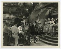 5d404 GREAT GARRICK candid 8x10 still '37 Horton & Aherne appraise Lana Turner & maids by Lacy!