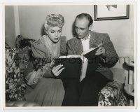 5d434 HONKY TONK candid deluxe 8x10 still '41 wonderful image of Lana Turner looking at book!