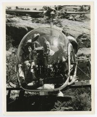 5d443 HOW THE WEST WAS WON candid 8x10 key book still '64 director prepares to film from helicopter!