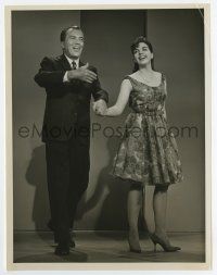 5d556 LIZA MINNELLI/ED SULLIVAN TV 7x9 still '64 great image of him introducing her on his show!