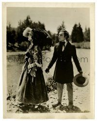 5d701 OUR HOSPITALITY 8x10.25 still '23 Buster Keaton is snubbed by pretty Natalie Talmadge!
