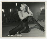 5d706 PAL JOEY candid 8x10 still '57 c/u of sexy Kim Novak practicing solo dancing by Cronenweth!