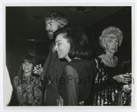 5d736 PRESIDENT'S ANALYST candid 8x10 still '68 James Coburn with his wife & daughter at Mod Party!