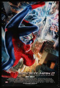 5k039 AMAZING SPIDER-MAN 2 int'l advance DS 1sh '14 Andrew Garfield, fights with Electro!
