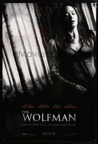 5k842 WOLFMAN teaser DS 1sh '10 werewolf horror, pretty Emily Blunt on the run!
