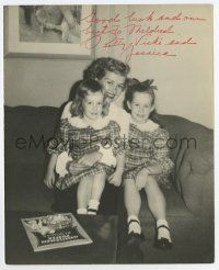 5t364 BETTY GRABLE signed deluxe 8x10 still '50s at home with her young daughters Vicki & Jessica!
