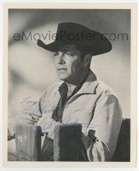 5t381 DALE ROBERTSON signed 8.25x10 publicity still '70s great c/u wearing cowboy hat by fence!