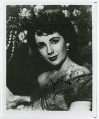 5t565 ELIZABETH TAYLOR signed 8x10 REPRO still '80s youthful portrait of the legendary star!