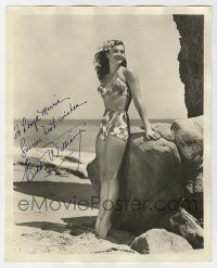 5t393 ESTHER WILLIAMS signed deluxe 8x10 still '40s in sexy swimsuit by the ocean w/flower in hair!