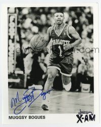 5t447 MUGGSY BOGUES signed 8x10 publicity still '90s the Charlotte Hornets basketball star!
