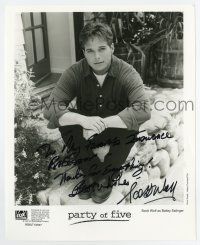 5t457 SCOTT WOLF signed TV 8x10 still '95 when he played Party of Five's Bailey Salinger!