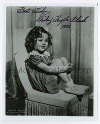 5t735 SHIRLEY TEMPLE signed 8x10 REPRO still '88 seated smiling portrait of the child star!