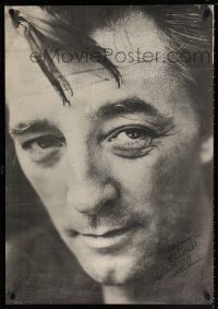 5t190 ROBERT MITCHUM signed 27x38 commercial poster '60s by Robert Mitchum, super close portrait!