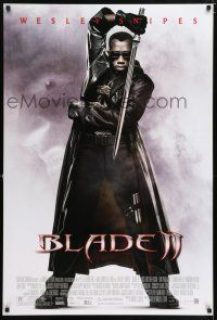 5z132 BLADE II DS 1sh '02 great image of Wesley Snipes in leather coat w/sword!