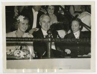 6a189 CHARLIE CHAPLIN 7x9.25 news photo '40 at the National Horse Show in Madison Square Garden!