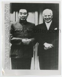 6a187 CHARLIE CHAPLIN 7.25x9 news photo '54 with Chinese Premier Zhou Enlai in Geneva!