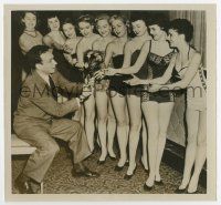 6a225 DANE CLARK 7.25x7.75 news photo '53 w/9 lovely ladies competing for Miss Photoflash of 1953!
