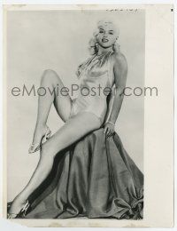 6a247 DIANA DORS 7x9 news photo '57 the sexy English blonde showing an upcoming swimsuit fashion!