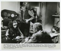 6a669 REFLECTIONS IN A GOLDEN EYE candid 8x9.25 still '67 John Huston films Elizabeth Taylor & Keith