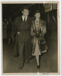 6a749 SPENCER TRACY 7.25x9 news photo '39 just before sailing for Europe on the Queen Mary w/wife