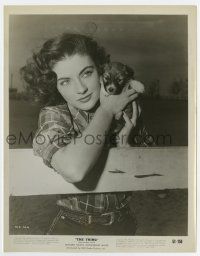 6a791 THING candid 8x10.25 still '51 close up of sexy Margret Sheridan holding cute puppy!