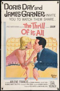 6f886 THRILL OF IT ALL 1sh '63 wonderful artwork of Doris Day kissing James Garner!