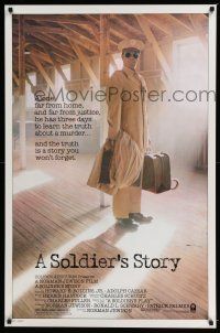 6k638 SOLDIER'S STORY 1sh '84 full-length image of World War II lawyer Howard E. Rollins